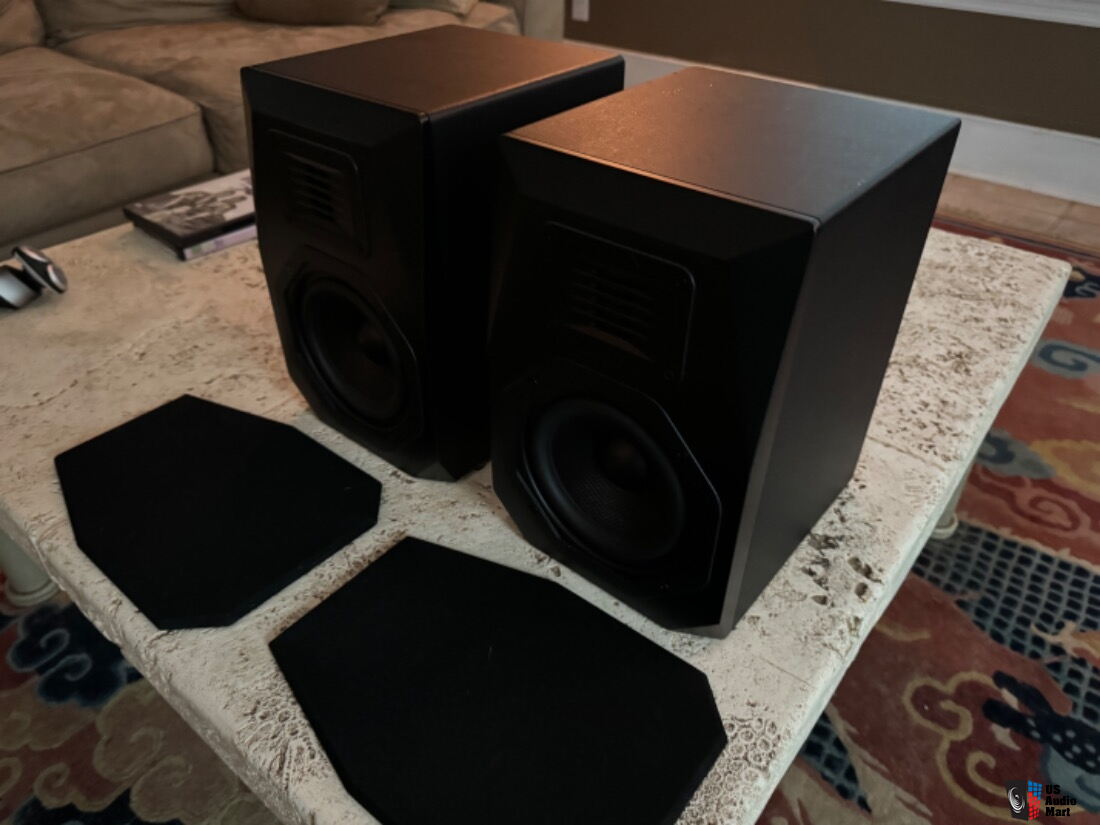 Emotiva B1+ bookshelf speakers Photo 4940787 US Audio Mart