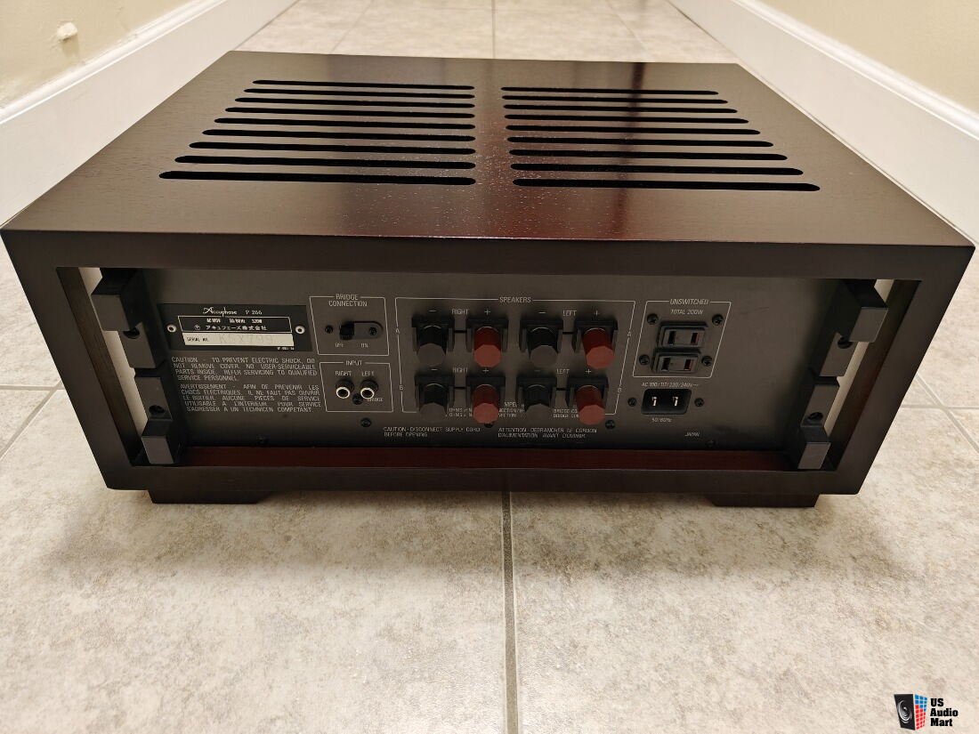 Accuphase P-266 Amplifier CLASS A With BEAUTIFUL Original Case US