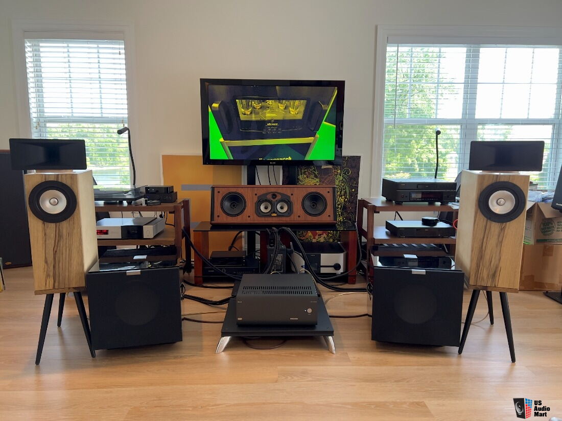 Shinjitsu Hiro 6.5 Horn speakers *RARE* with matching stands! For