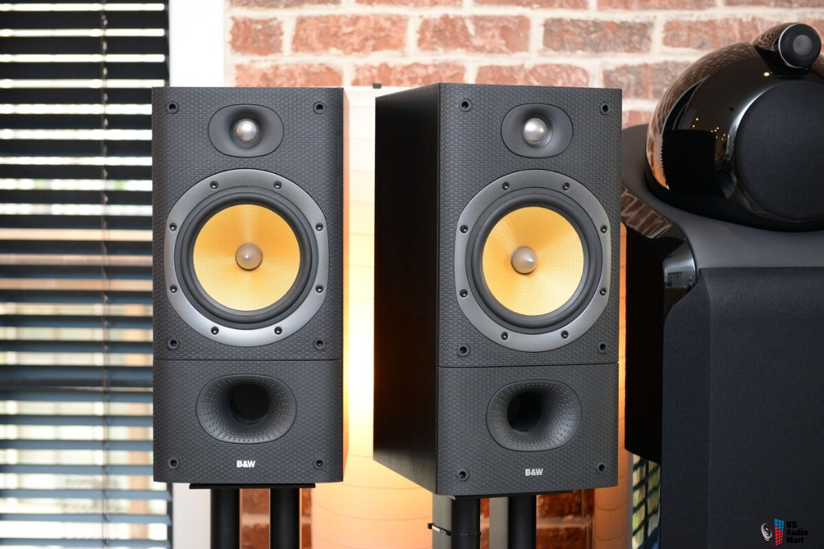 B&W (Bowers & Wilkins) DM 602 S3 with original stands For Sale
