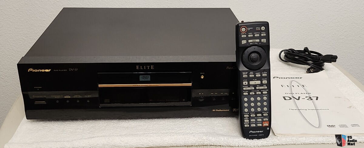 Pioneer Elite DV-37 DVD/CD Player with Cables, Remote, and Manual