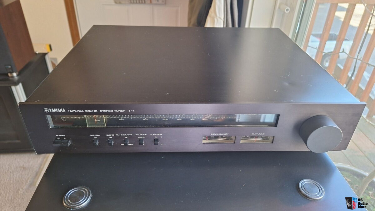 Yamaha T-1 analog AM/FM tuner Photo #5505737 - Canuck Audio Mart