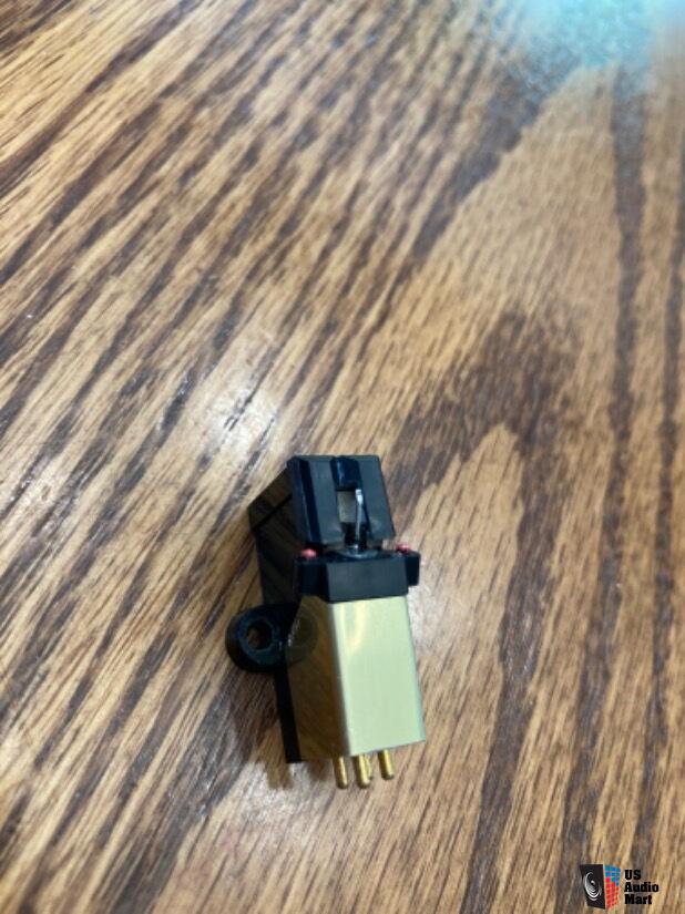 Shure M8D Stereo Audiophile Phono Cartridge and Stylus in Garrard 210 Type A Headshell 1960s Cream | The Netherlands