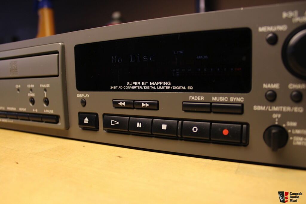 Sony CDR-W33 - 24 Bit Converters and Super Bit Mapping CD Recorder ...
