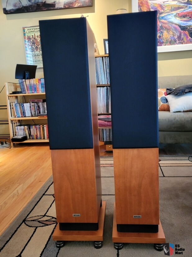 ProAc Response DT8 with GAIA III Isolation Feet Photo #5938157 - US ...
