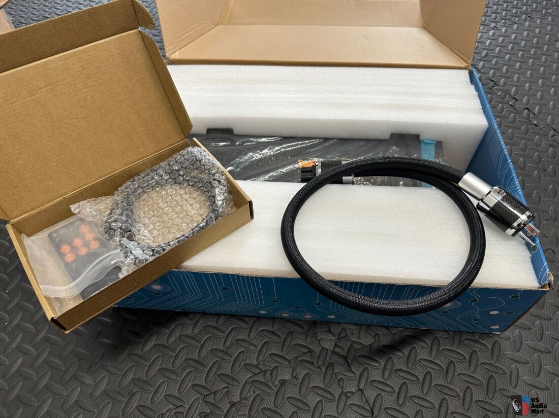 Holo Audio Spring 2 Kitsune Tuned Edition (KTE/level 3) DAC Photo ...