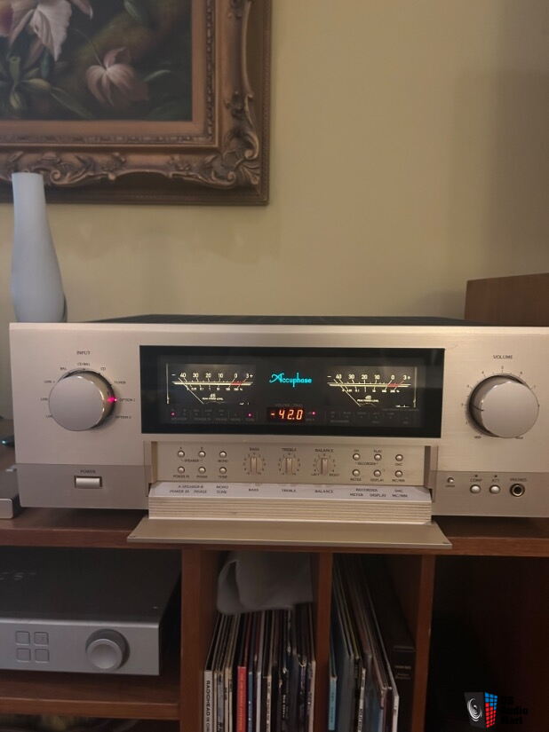 Accuphase e-470 integrated amplifier Photo #6289997 - US Audio Mart