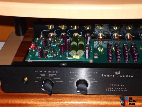 645473-1cf6601e-forte_model_40_with_phono_card_and_outboard_power_supply.jpg