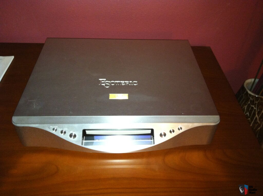 Esoteric UZ 1 Universal Player CD DVD SACD DVD A Photo 762996 US 