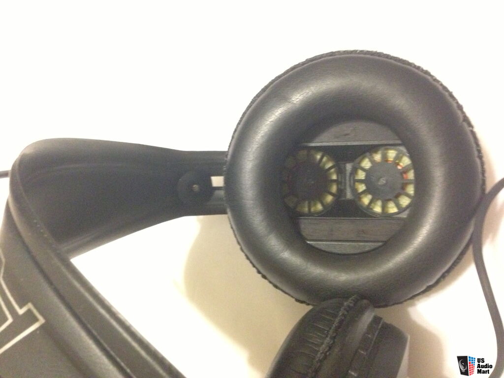AKG K280 Parabolic Headphones Photo #834777 - Canuck Audio Mart