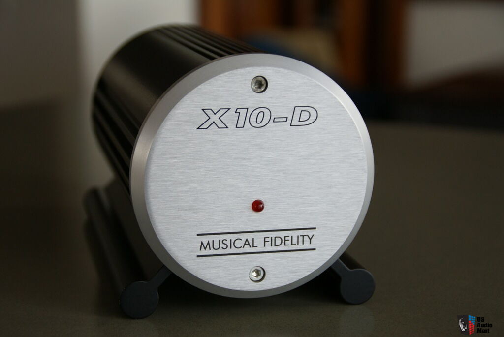 916276-musical-fidelity-x10d-the-missing-link-tubed-output-stage-and-buffer.jpg