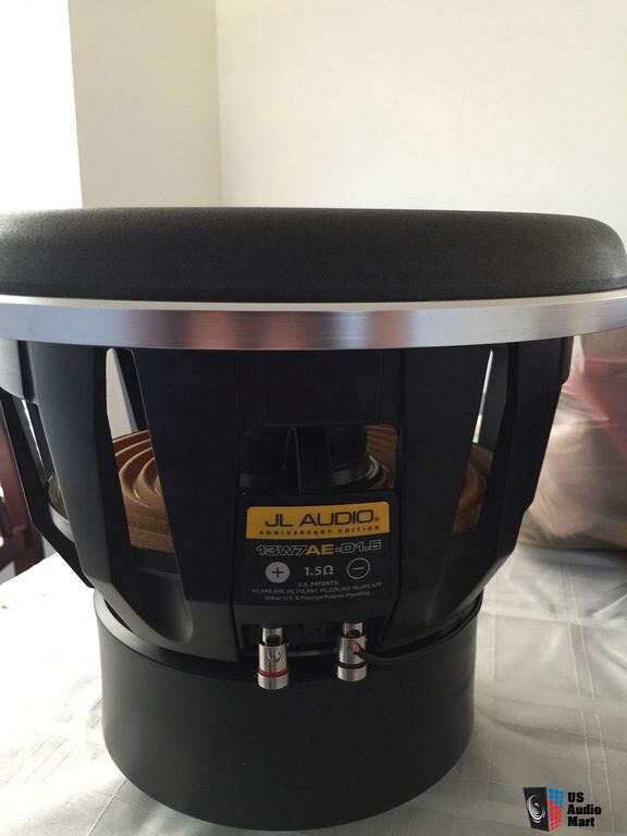JL Audio 13W7AE 13.5\