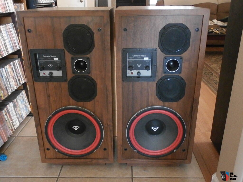 Cerwin Vega D 7 12 Vintage Floor Speakers Excellent